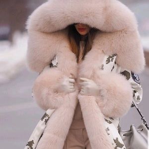 Meet your Posher, Lesly